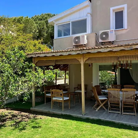 Beachside Garden With Spacious Private Garden In فيلة