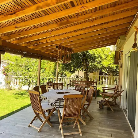 فيلة Beachside Garden With Spacious Private Garden In