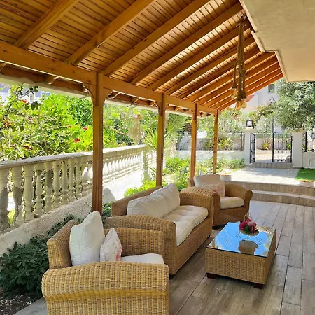 فيلة Beachside Garden With Spacious Private Garden In Çeşme