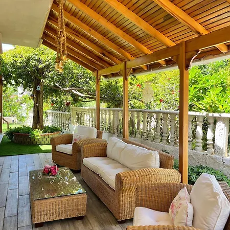 فيلة Beachside Garden With Spacious Private Garden In *