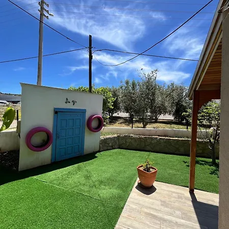 Beachside Garden With Spacious Private Garden In فيلة Çeşme