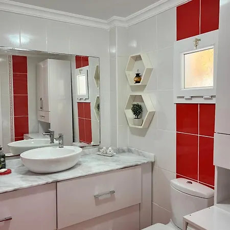 فيلة Beachside Garden With Spacious Private Garden In *