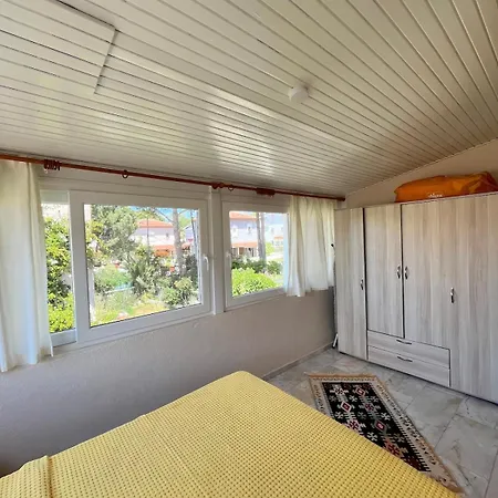 Beachside Garden With Spacious Private Garden In فيلة Çeşme