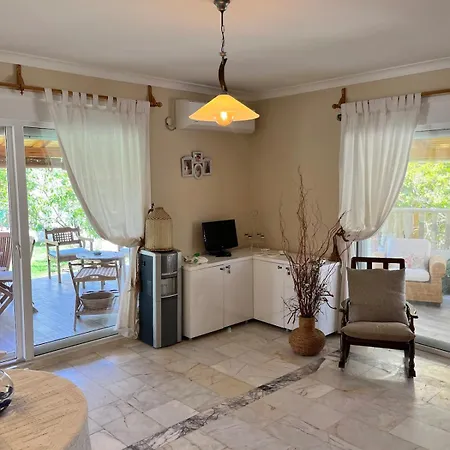 Beachside Garden With Spacious Private Garden In فيلة